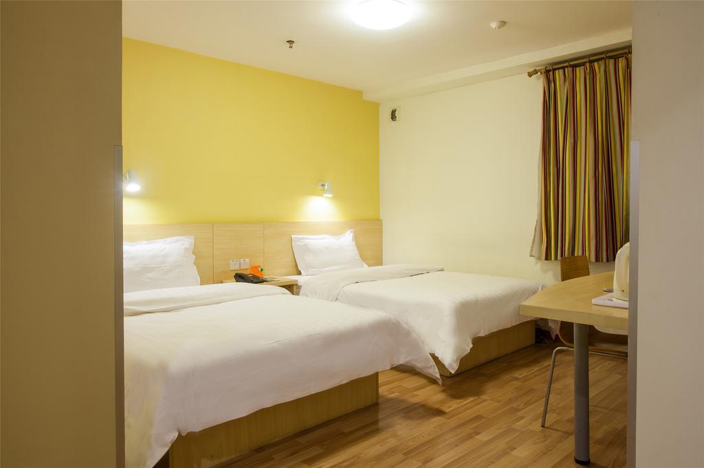 7Days Inn Beijing Liujiayao Station Room photo