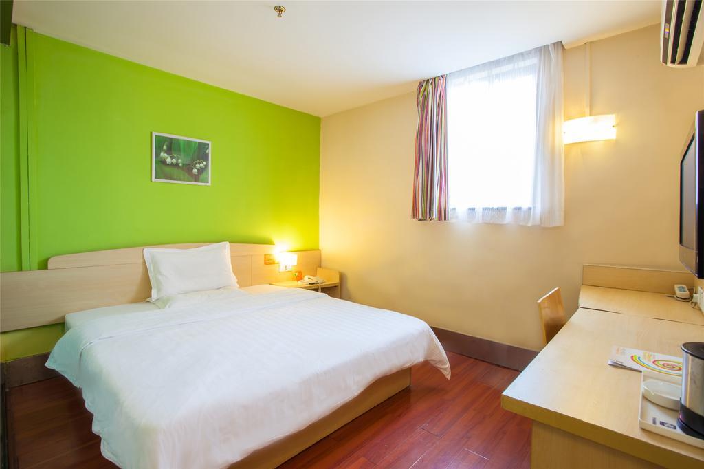 7Days Inn Beijing Liujiayao Station Room photo