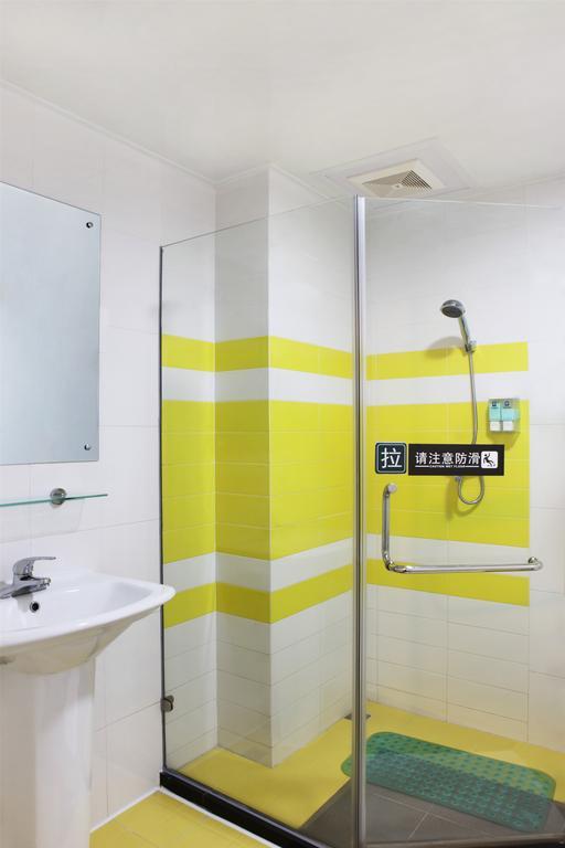 7Days Inn Beijing Liujiayao Station Room photo