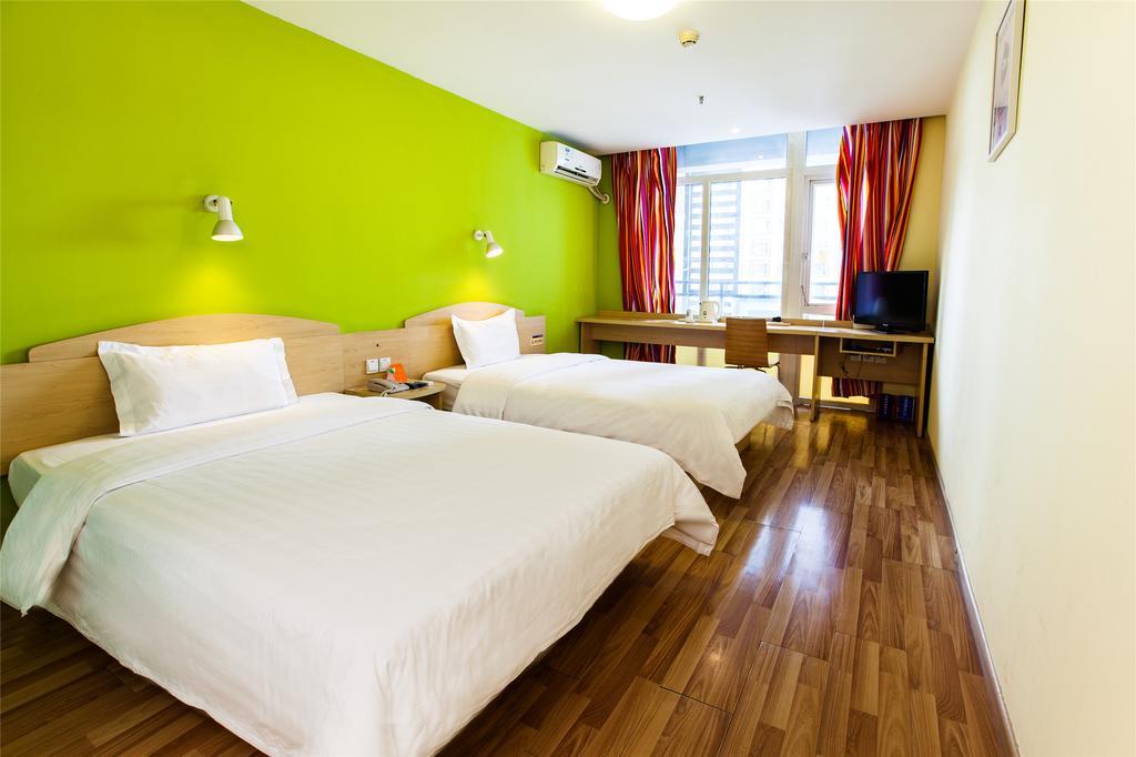 7Days Inn Beijing Liujiayao Station Room photo